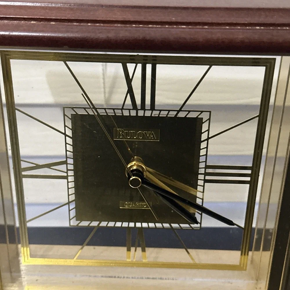 Bulova Vintage Quartz Desk Mantle Clock ‎ 8x8 Gold And Cherry